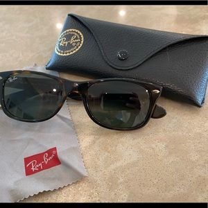 Ray-Ban Wayfarer Classic Sunglass